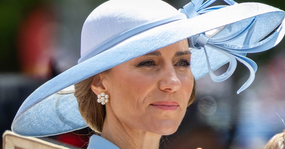 Kate Middleton Keeps Smiling as ‘Not My King’ Chants Ring Out at ...