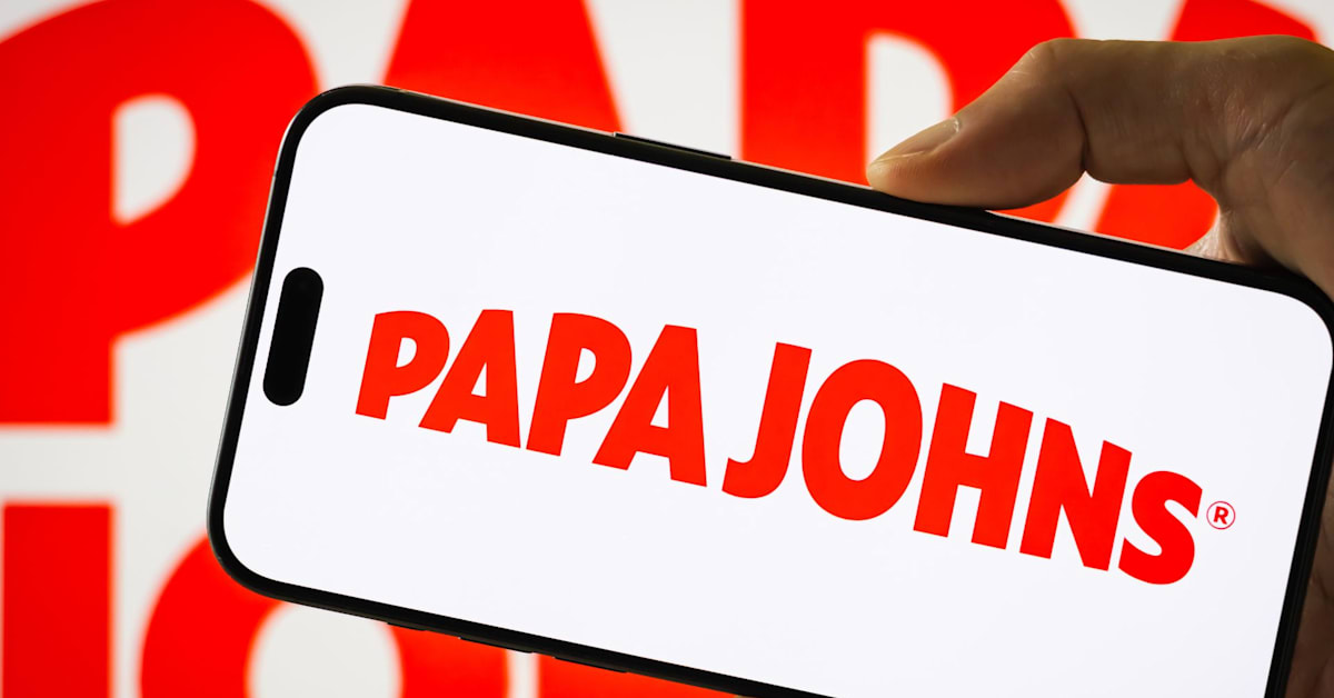 Former Papa Johns Delivery Driver Backs $1.5B Bid to Take Chain Private