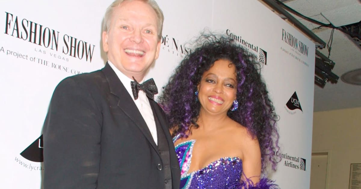 Bob Mackie, Designer Behind Pop Culture’s Most Dazzling Looks, Dead at 87