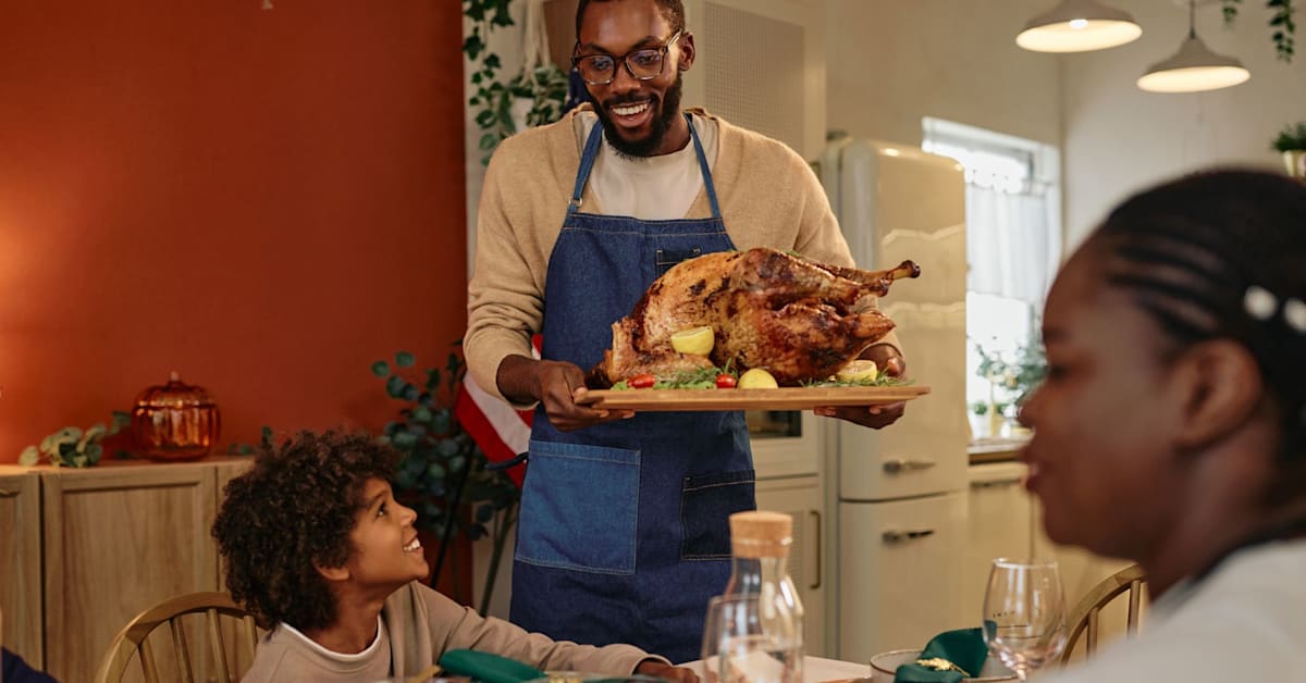 Costco’s 30-Pound Thanksgiving Dinner Feeds 8 — And Is Now Cheaper Than Befo...