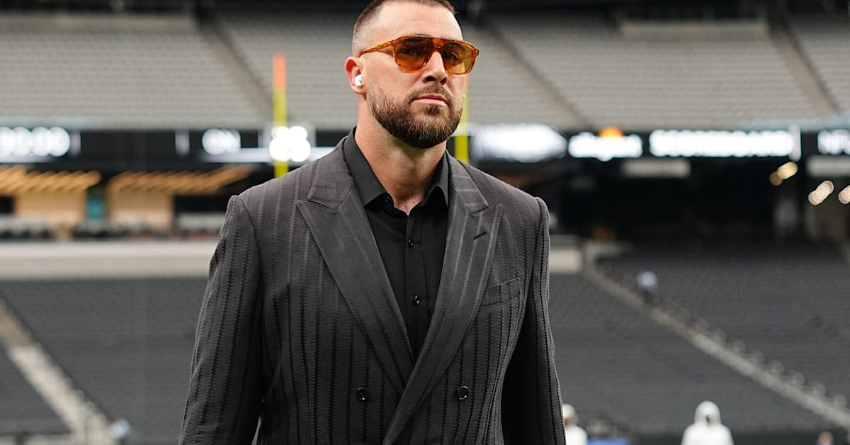 Travis Kelce Wears K to a Chiefs Game — And K of It Was on His Wrist