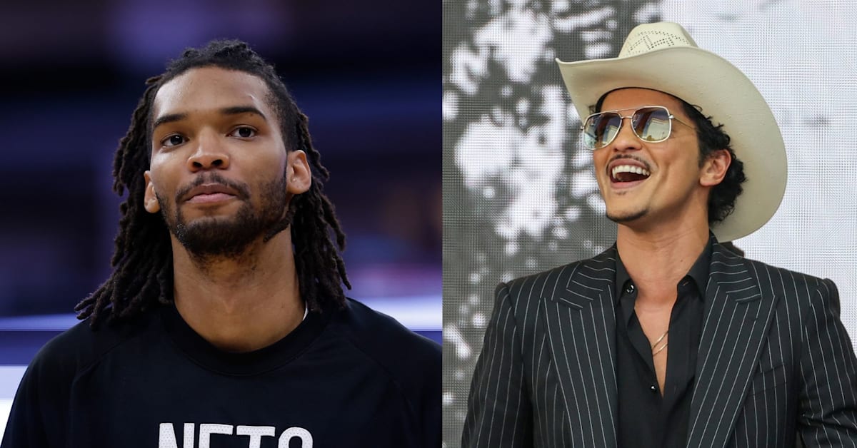 Lakers' Ziaire Williams Proposes to Girlfriend as Bruno Mars Performs ...