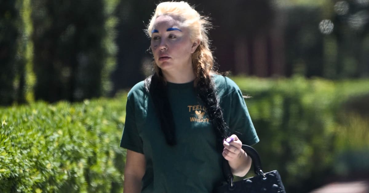 Amanda Bynes Teases New Song With Her Rapping Over a Rage Beat