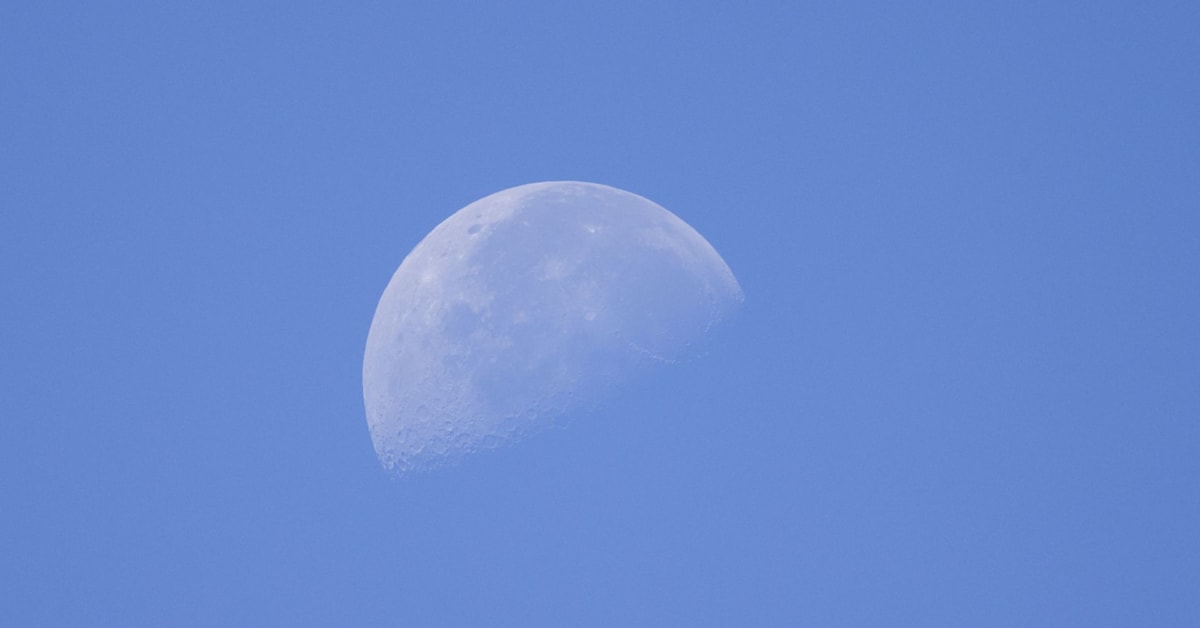 A SpaceX Rocket Crash Just Carved a Brand-New Crater on the Moon