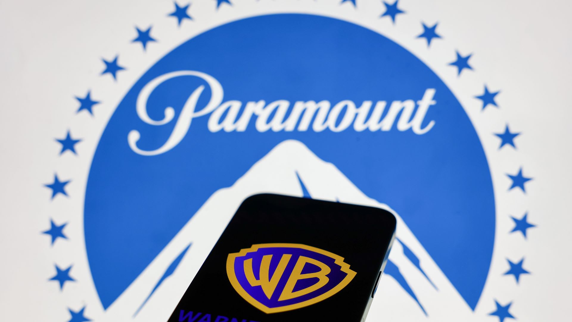 Paramount Investor Accuses David and Larry Ellison of ‘Illegal’ Side Deal Tied to WBD Merger