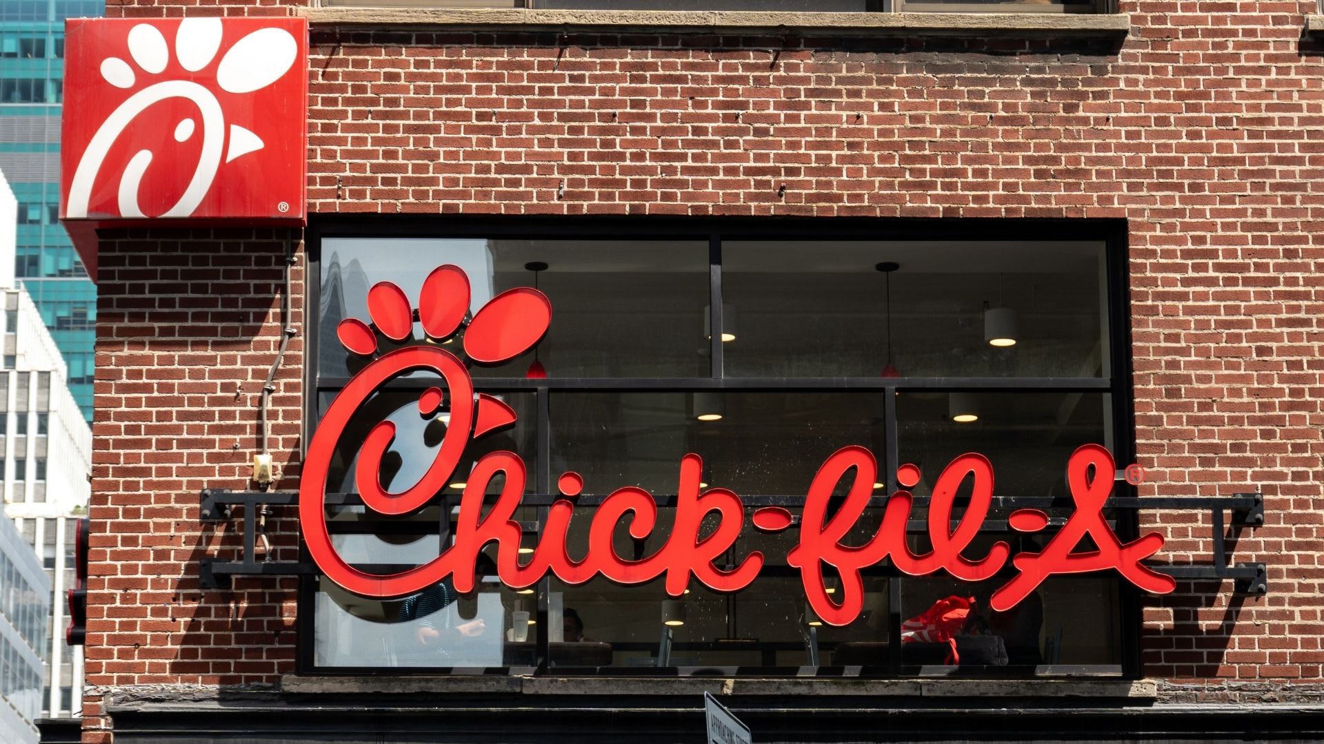 Former Chick-fil-A Worker Explains Why He Used Mac & Cheese in $80K Fraud Scheme