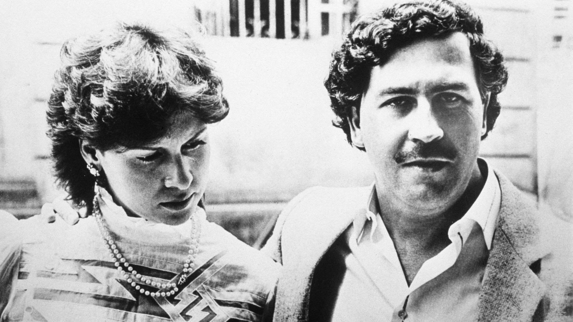 Swedish Fraudster Jailed in U.S. Over 'Gold Phones' Bearing Pablo Escobar's Name
