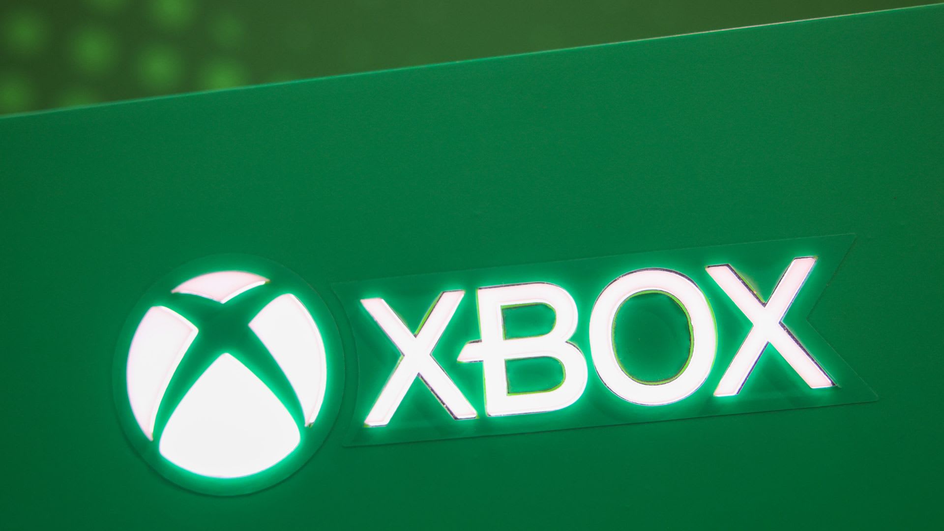 XBOX Goes Back to OG Green With $899 25th Anniversary Console