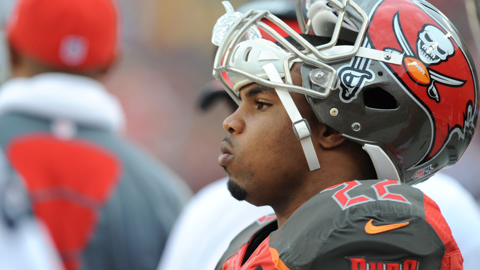 Family of Ex-NFL Player Doug Martin Files Wrongful Death Suit Against Oakland Police