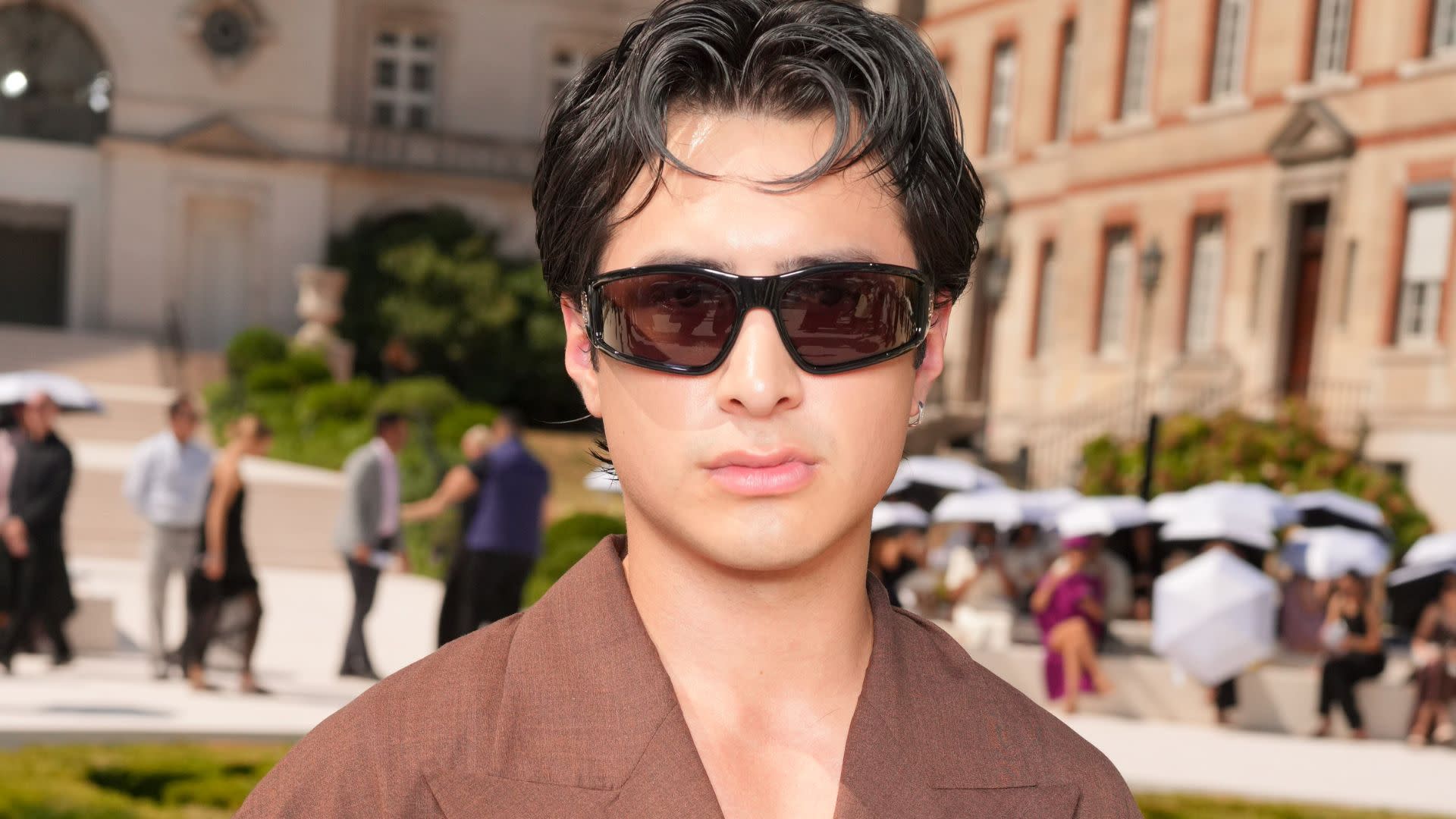 Hudson Williams Has a Meltdown After Fan Asks for Autograph in Paris