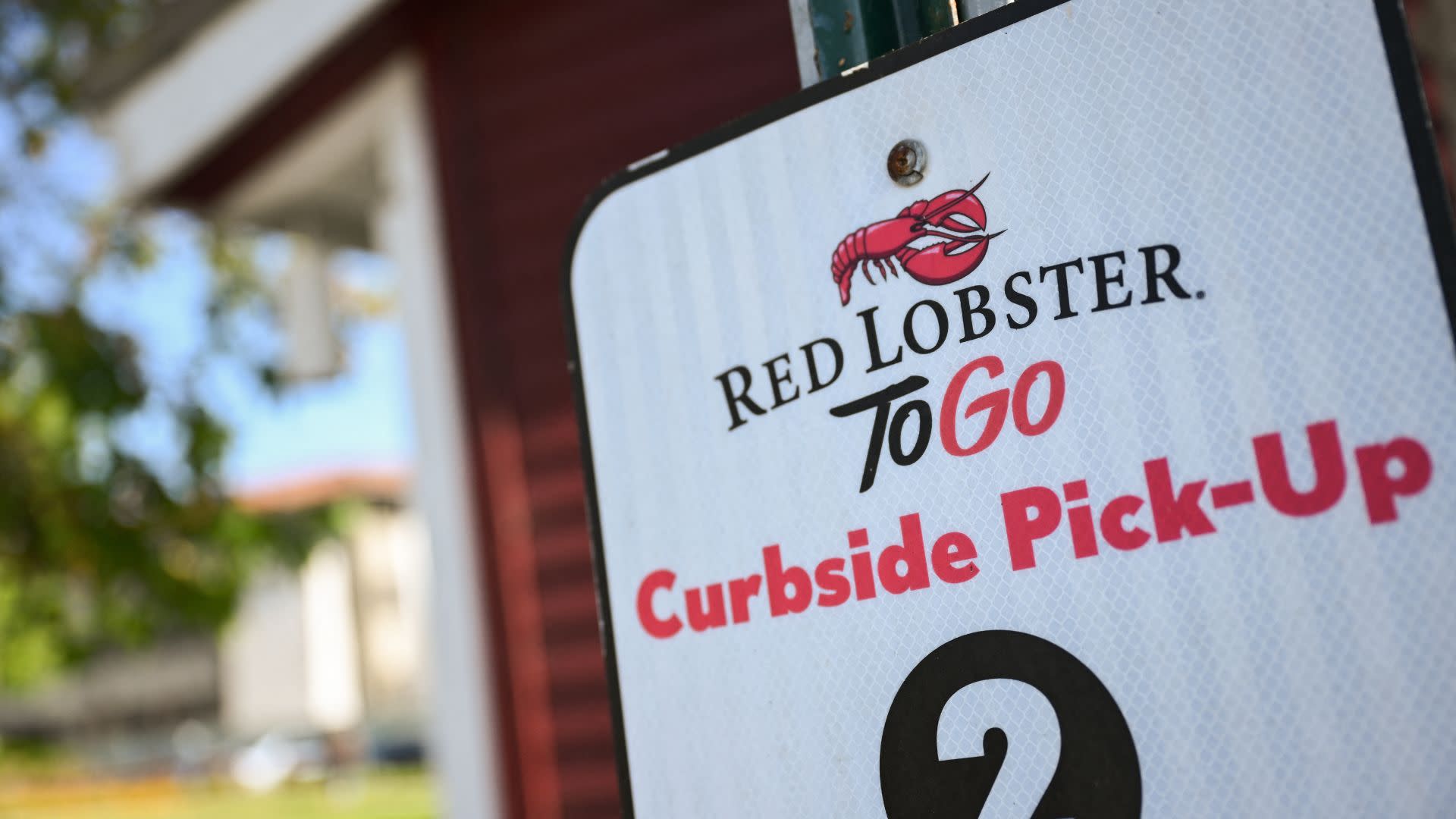 Red Lobster Sues Ex-CEO Over Failed Endless Shrimp Promotion and Subsequent Bankruptcy