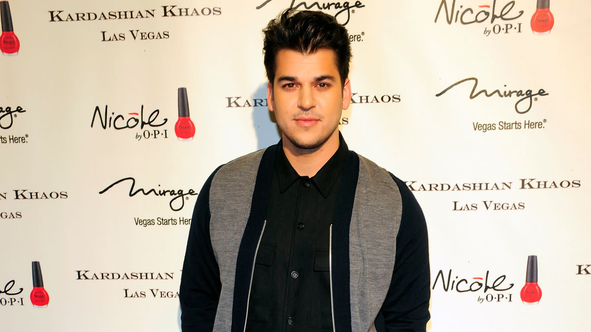 Rob Kardashian Re-Emerges in Rare Night Out Photo with the Fam