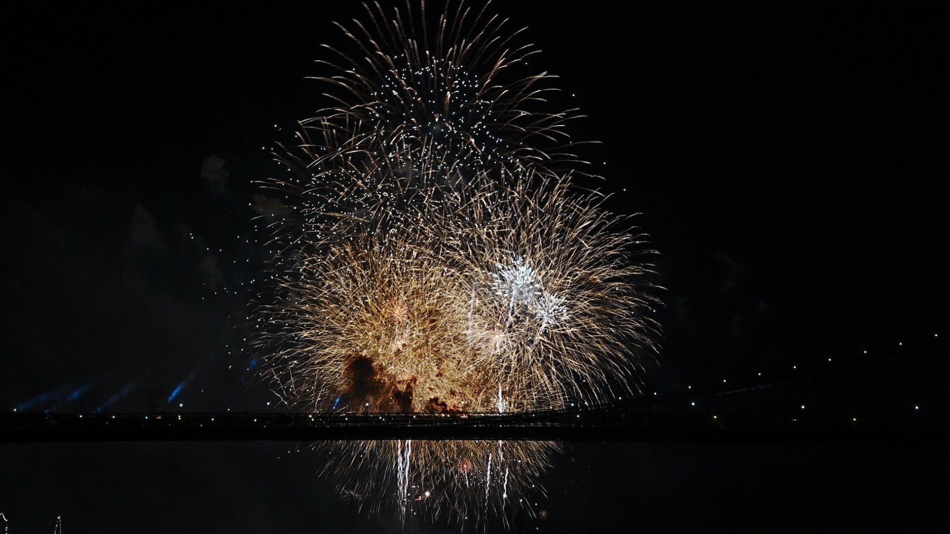 The Brooklyn Bridge Briefly Caught Fire During the 4th of July Celebrations