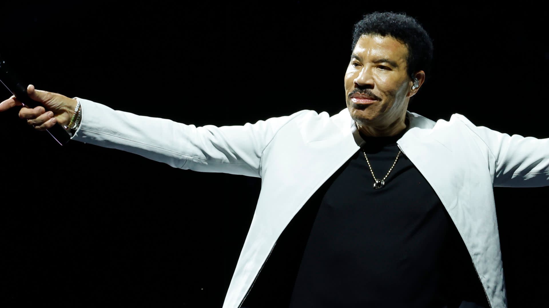 Lionel Richie Re-Emerges in First Public Appearance Since Recent Hospitalization