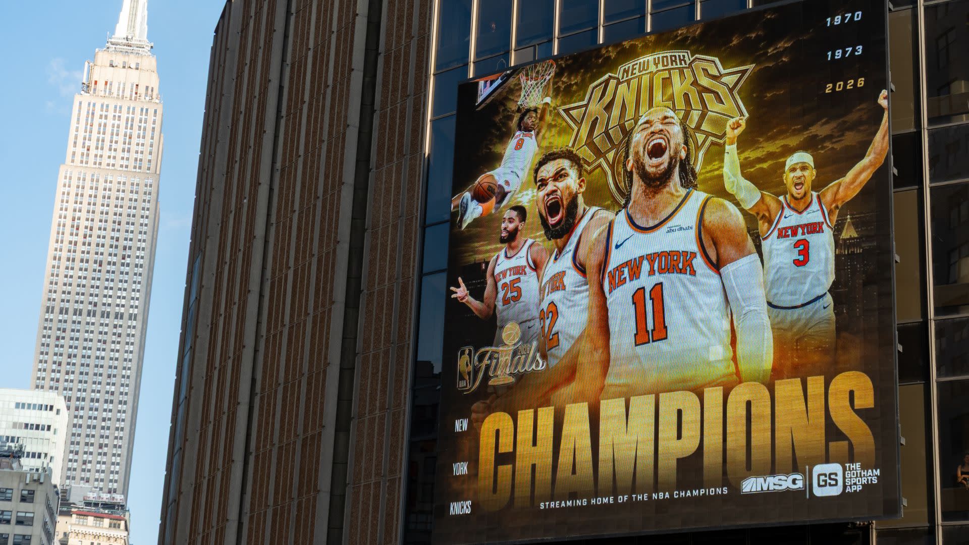 Jason of Beverly Hills Teases Making the NY Knicks Championship Ring