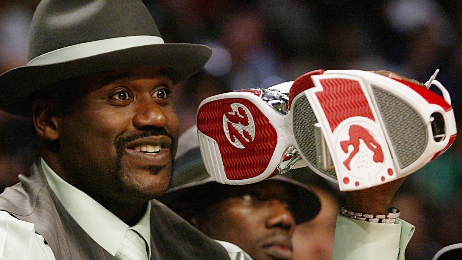 Shaq Shows Off Glittery Pink Toenail Polish: 'Get Your Man Some of These'
