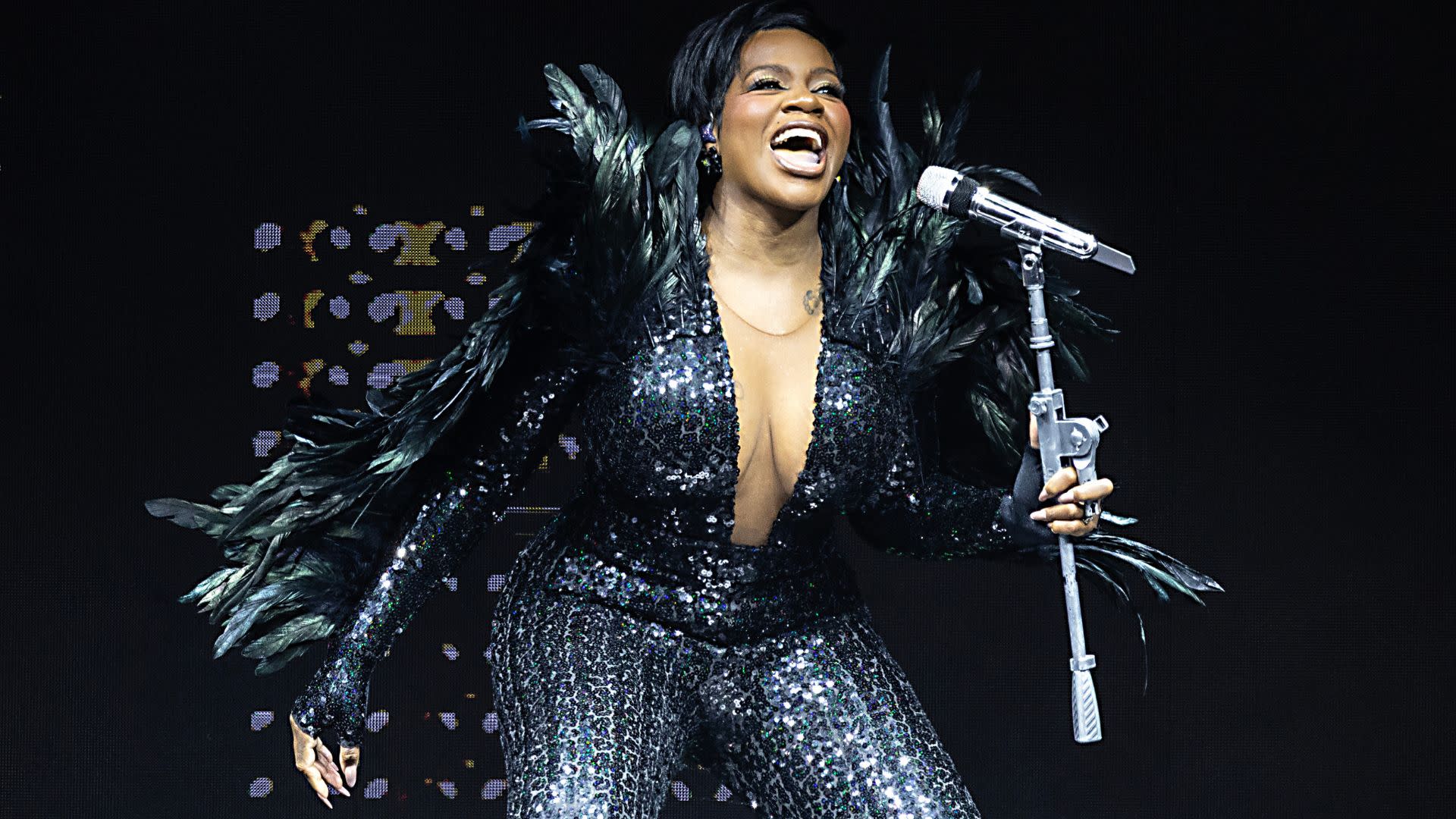 Fantasia Looks Unrecognizable in New Post
