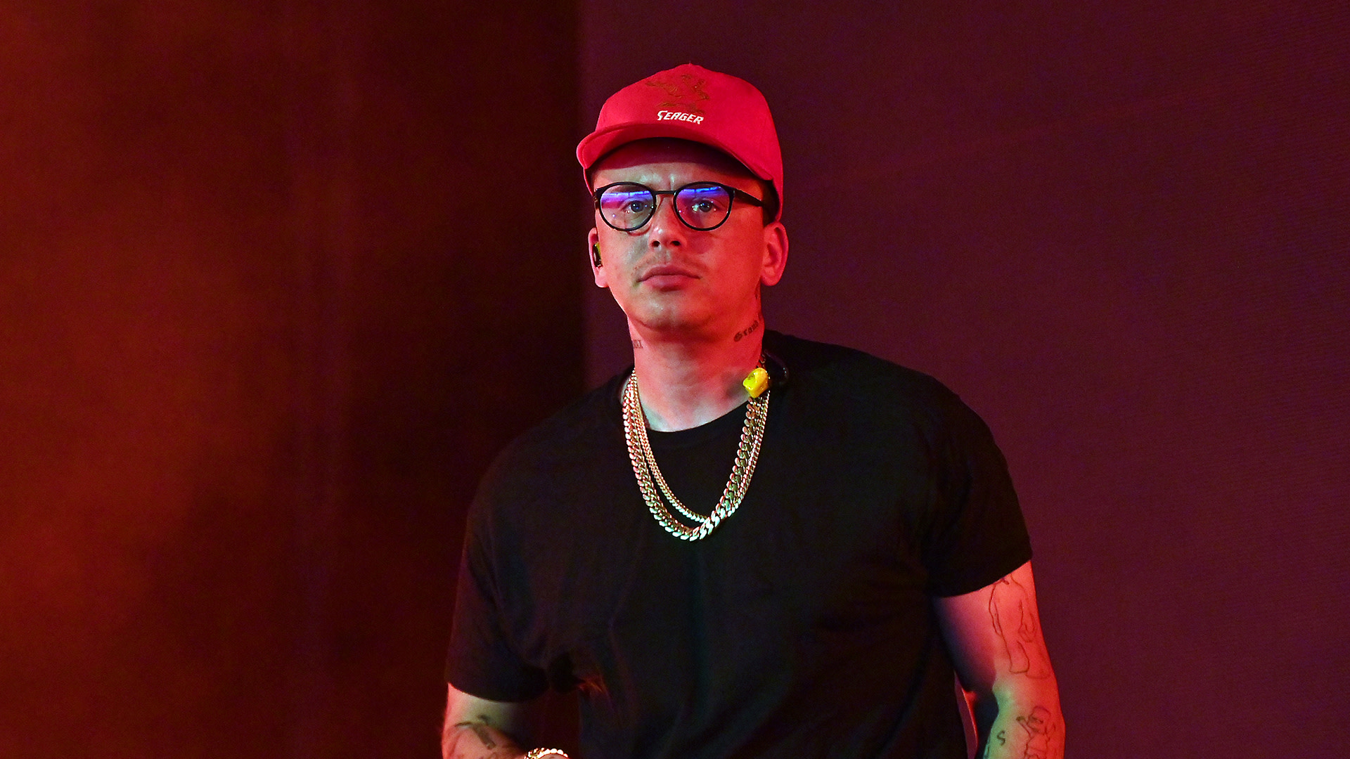 Rapper Logic performs onstage during "Vinyl Verse Summer" tour at Cellairis Amphitheatre at Lakewood on August 12, 2022 in Atlanta, Georgia.