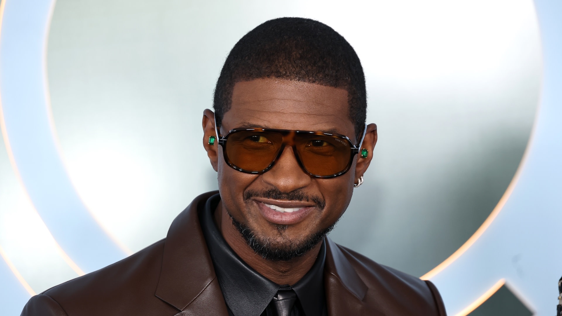 NEW YORK, NEW YORK - JUNE 07: Usher attends the 79th Annual Tony Awards at Radio City Music Hall on June 07, 2026 in New York City.