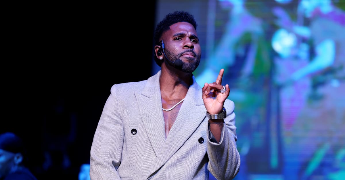 Jason Derulo Faces Backlash for Living Room Floor 'Status Symbol' Shark ...