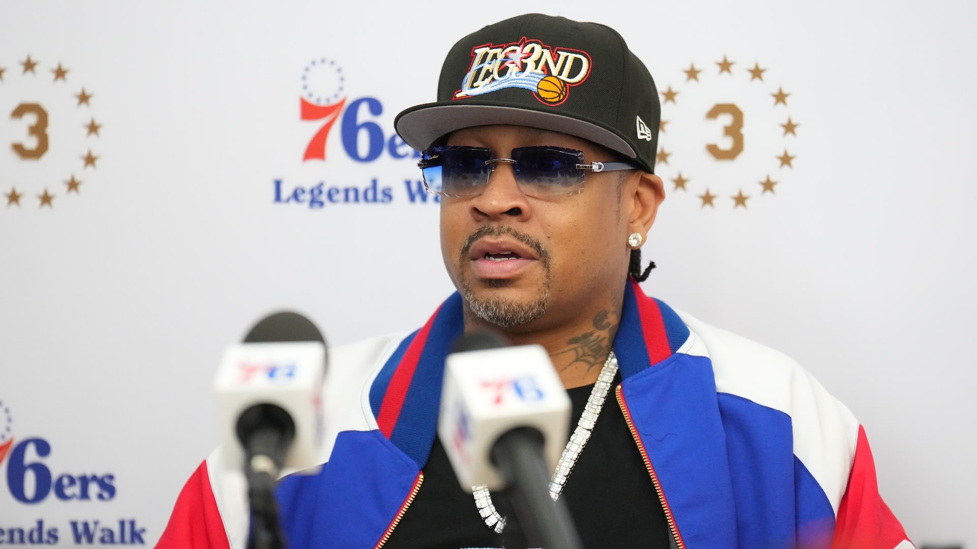 <div>Allen Iverson Recalls 'Begging' Ex-Wife Tawanna to Come Back After Divorce</div>