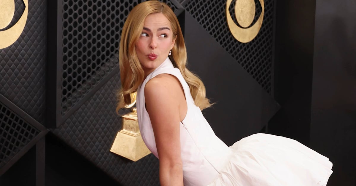 addison rae white dress Leans into 2010s Millennial Style on Stage with Lana Del Rey Addison Rae Wore the Hottest