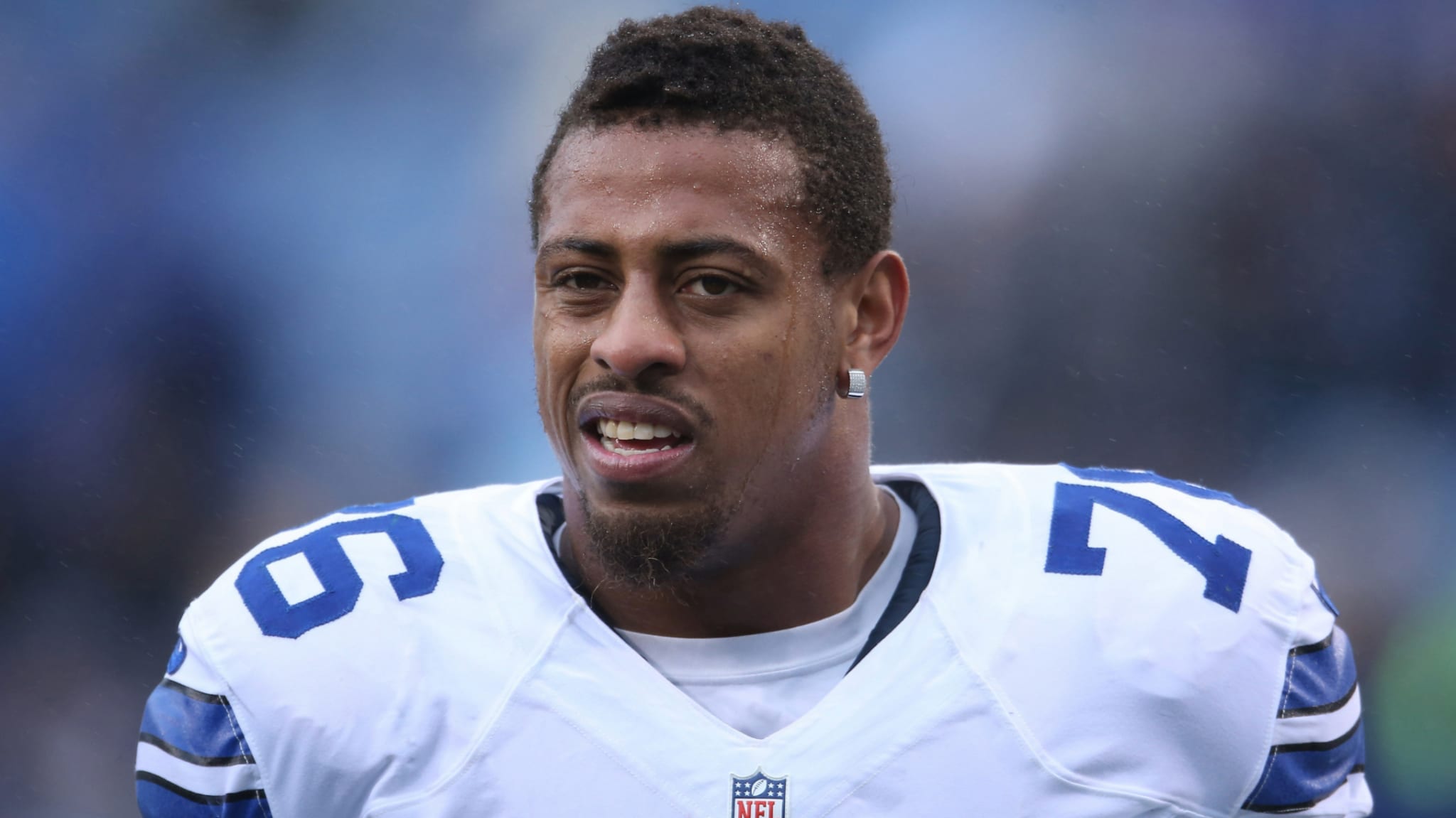 Ex-NFL Star Greg Hardy Suffers Scary Asthma Attack During Boxing Debut