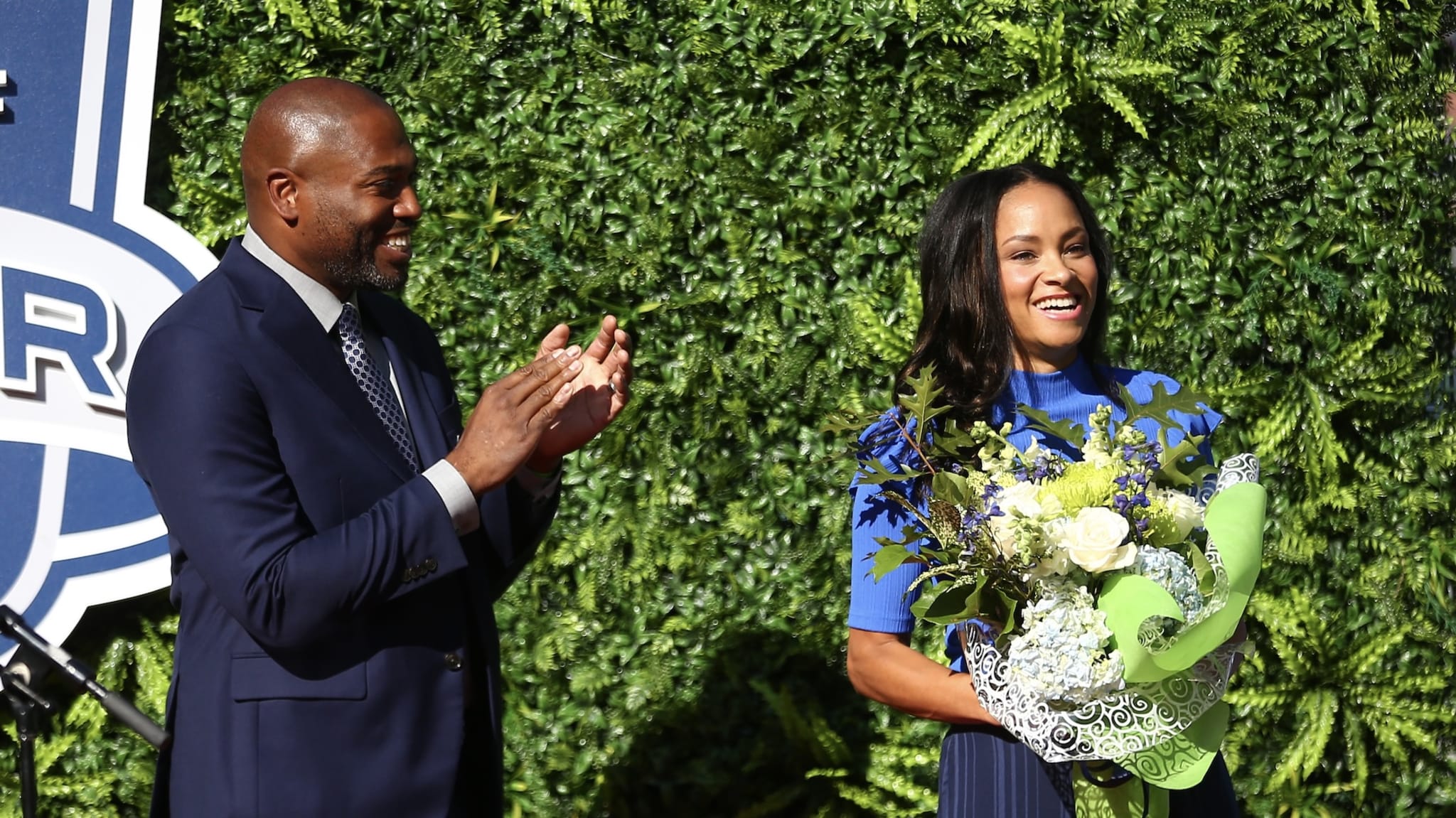 (L-R) Shaun Alexander and wife Valerie.