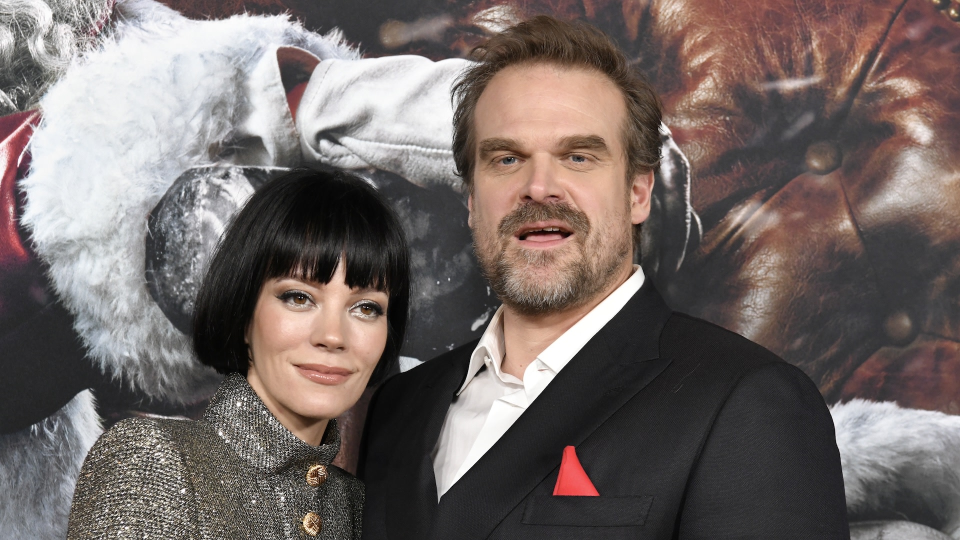 HOLLYWOOD, CALIFORNIA - NOVEMBER 29: (L-R) Lily Allen and David Harbour attend the premiere of Universal Pictures' "Violent Night" at TCL Chinese Theatre on November 29, 2022 in Hollywood, California.