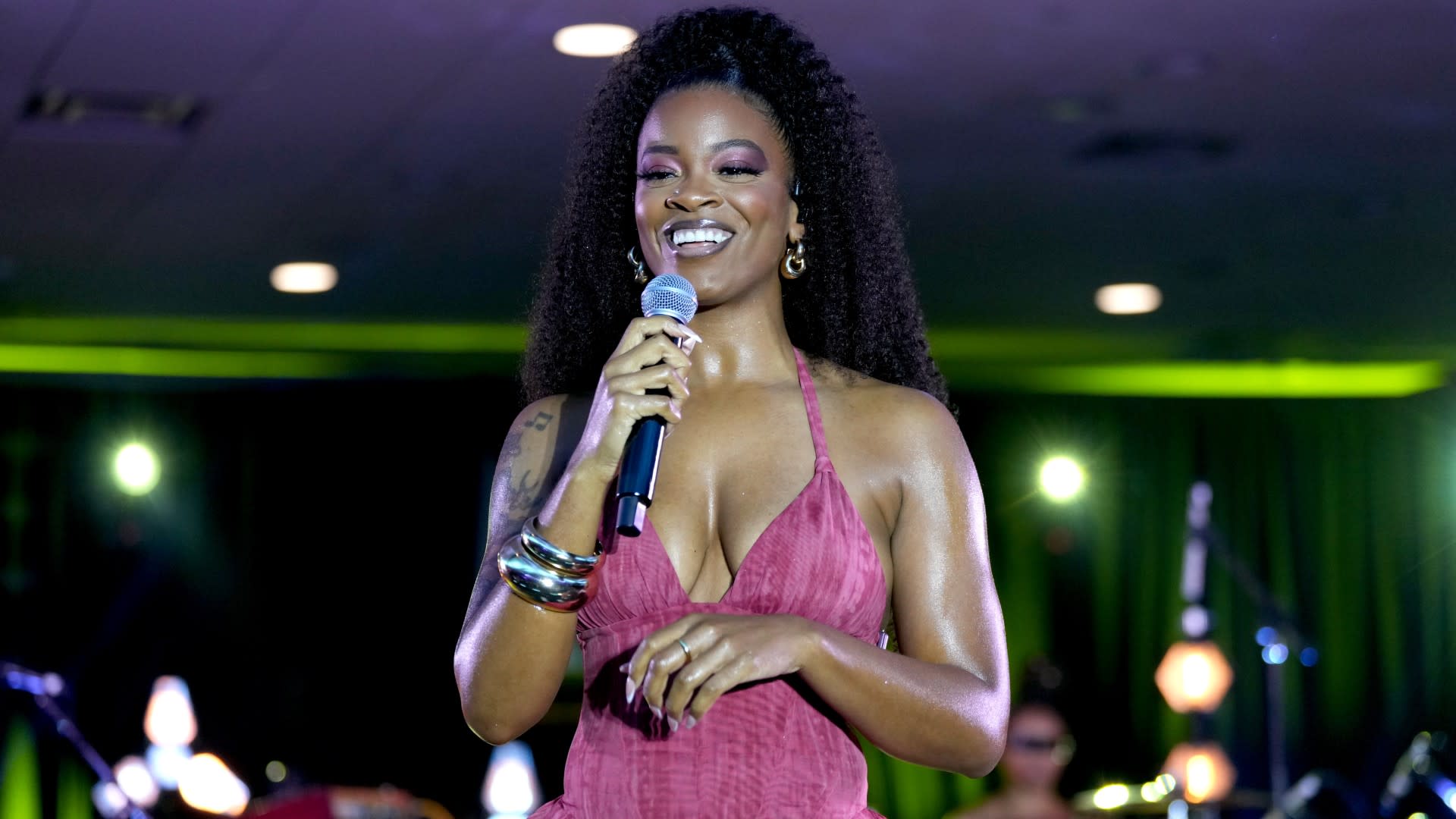Ari Lennox performs onstage in the VVIP Superlounge Experience during Day 1 of the 2025 ESSENCE Festival of Culture presented by Coca-Cola at Caesars Superdome on July 04, 2025 in New Orleans, Louisiana.