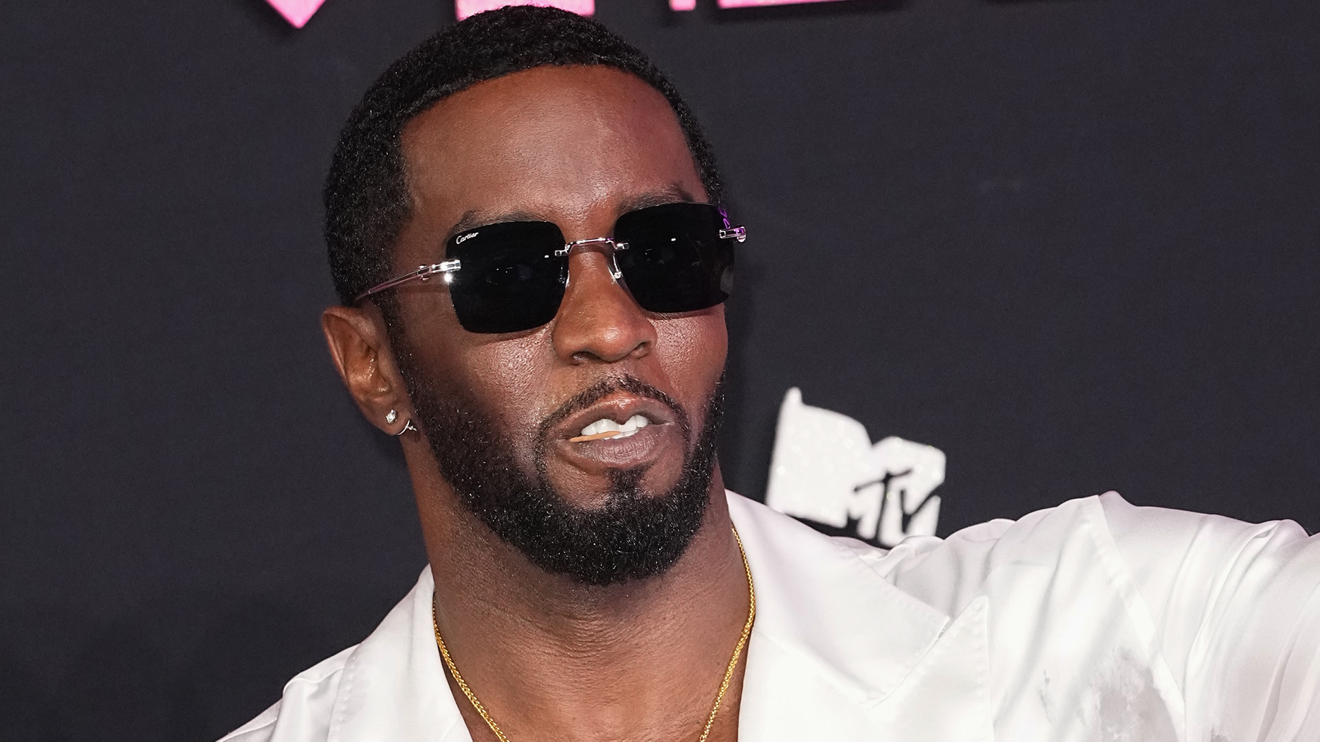 <div>Judge Warns Lawyer in Diddy Trial After He Referred to Prosecutors as a '6-Pack of White Women'</div>
