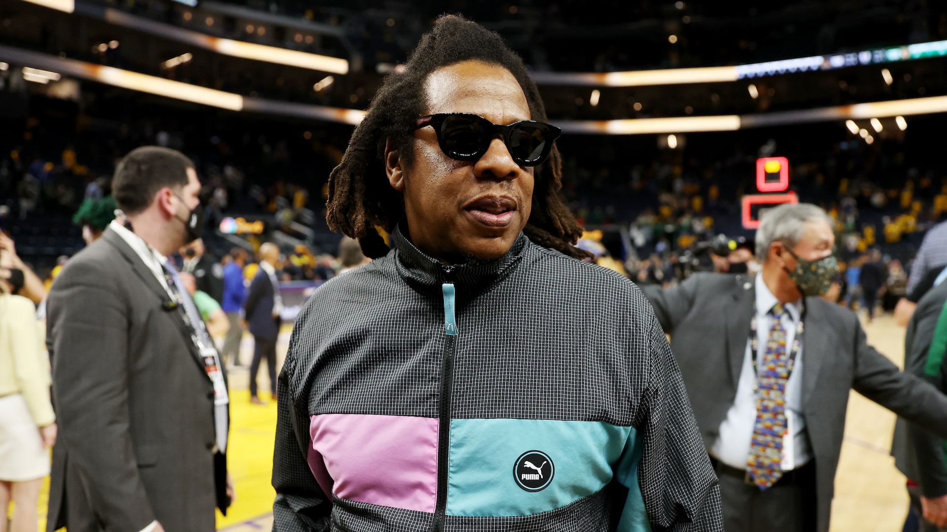 JayZ Loses 1 Million NBA Finals Bet After Oklahoma City...(02)