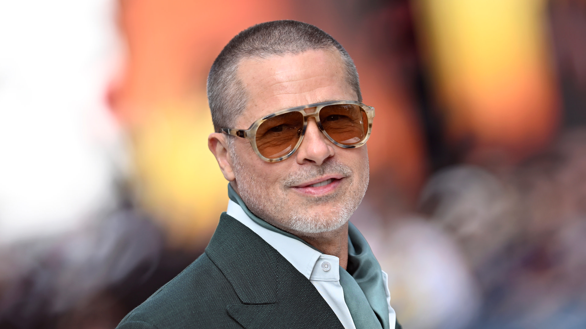 <div>Brad Pitt Jokes He 'Never Had a Gay Experience,’ Says He ‘Kinda Missed That Window’</div>