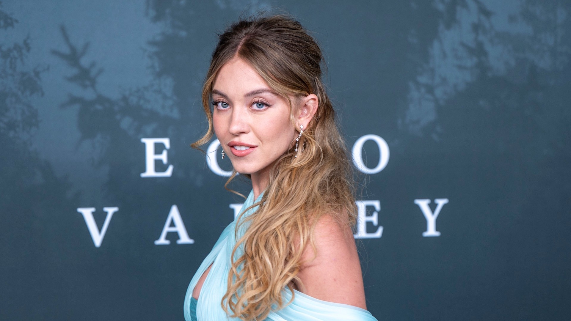 シドニー・スウィーニーは共和党ですか？：「グレートジーンズ」キャンペーン…