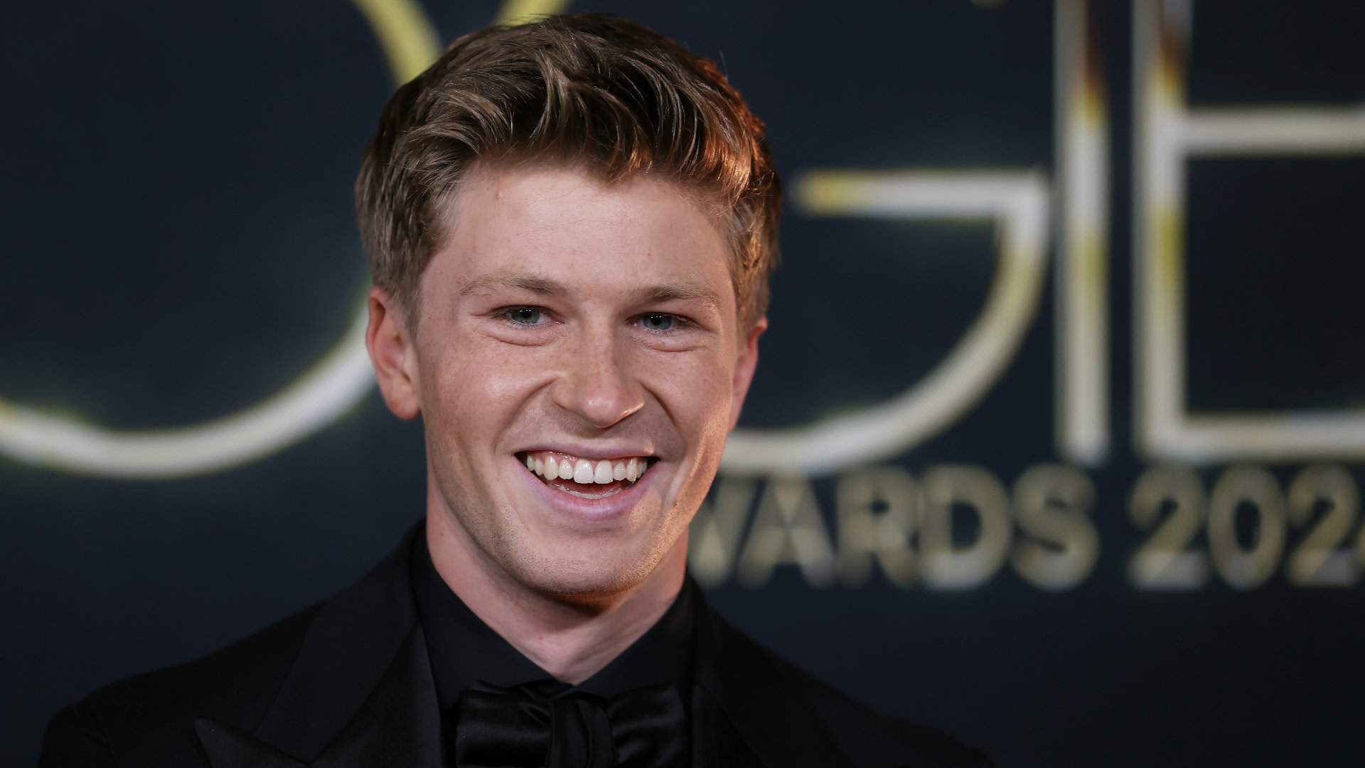 Witney Carson and Robert Irwin dancing on DWTS