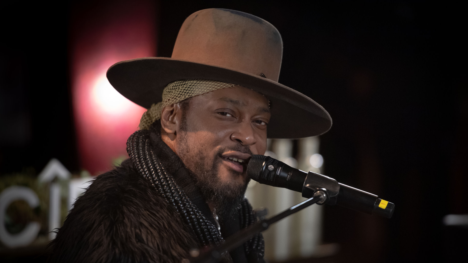 <div>D'Angelo Reportedly Dead at 51 After Private Cancer Battle</div>