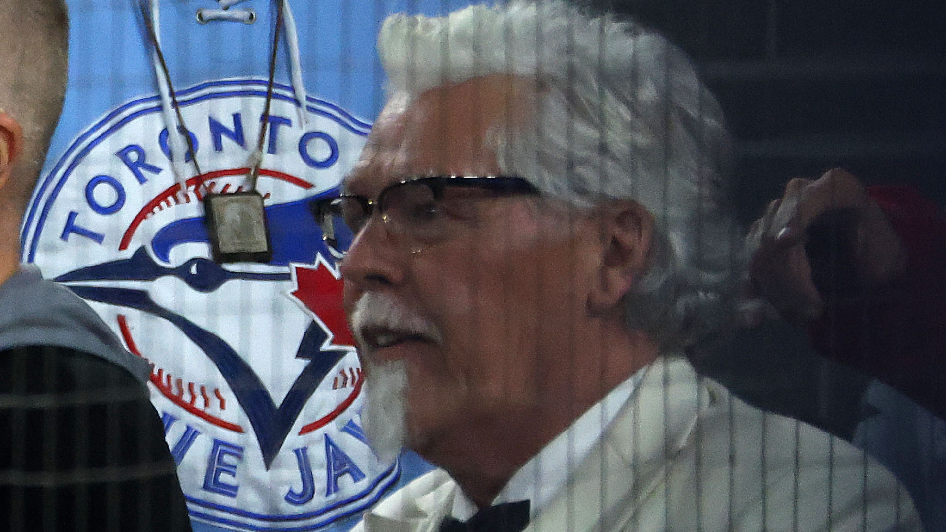 Man Dressed as Colonel Sanders Taunts Japanese Dodgers Players at World Series