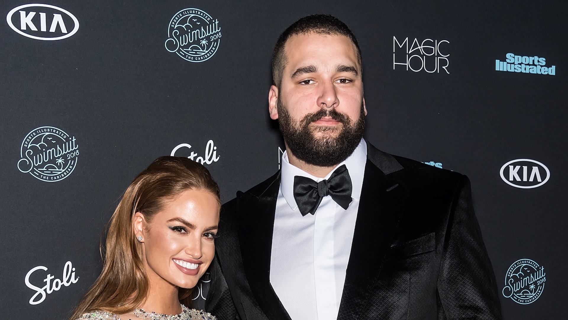 <div>Haley Baylee Says NFL Player Matt Kalil's Large Penis Size Ended Their Marriage</div>