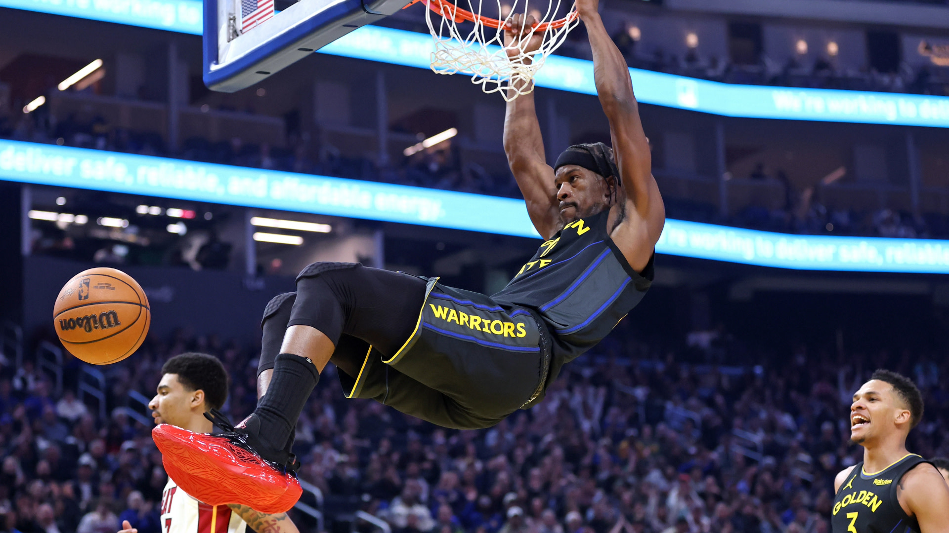 Jimmy Butler Out for Season After Tearing ACL