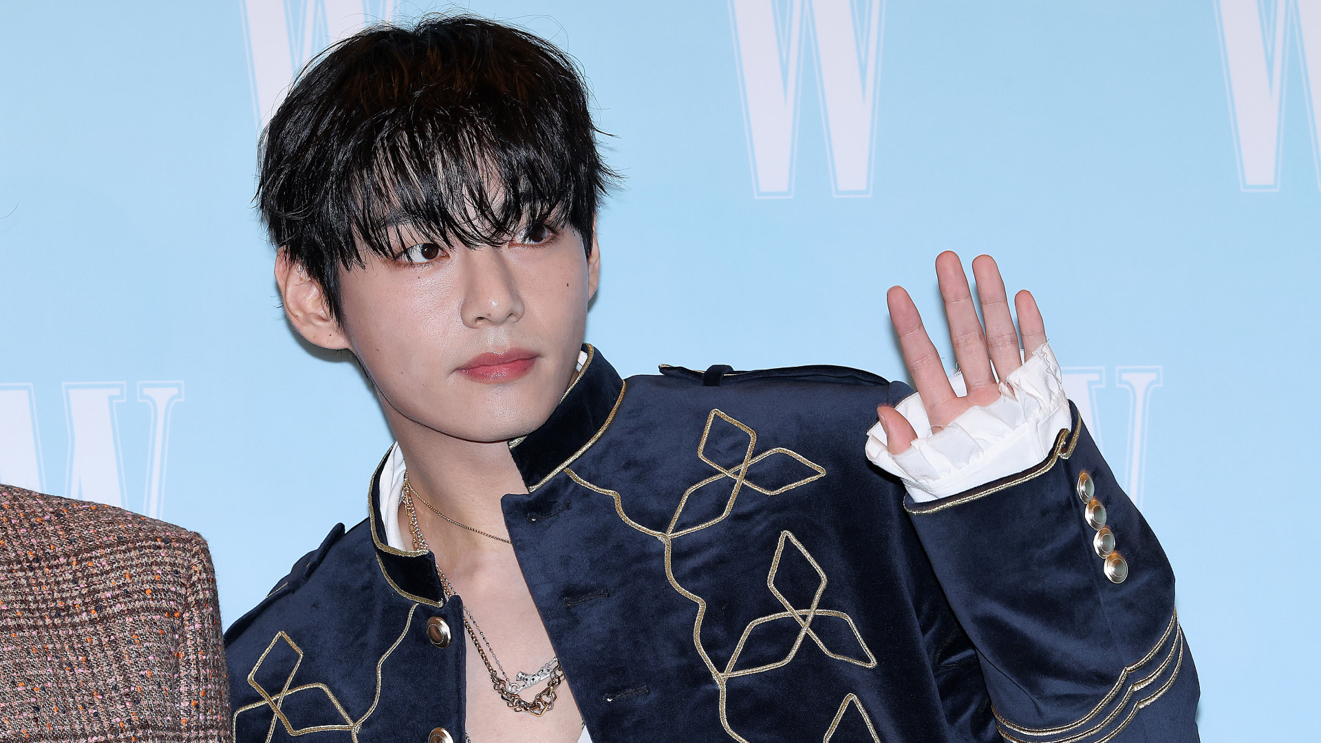 BTS' V Gets Serious About Learning English: ‘I’m Locking in for Real ...