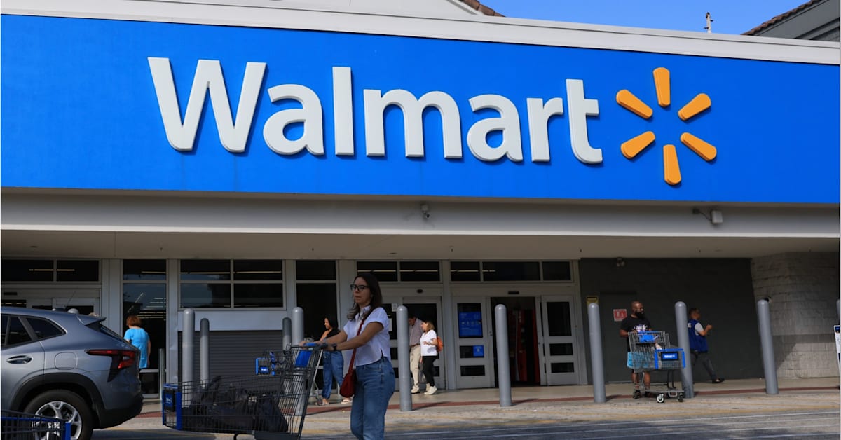 Is Walmart Open or Closed on Thanksgiving Day 2025?