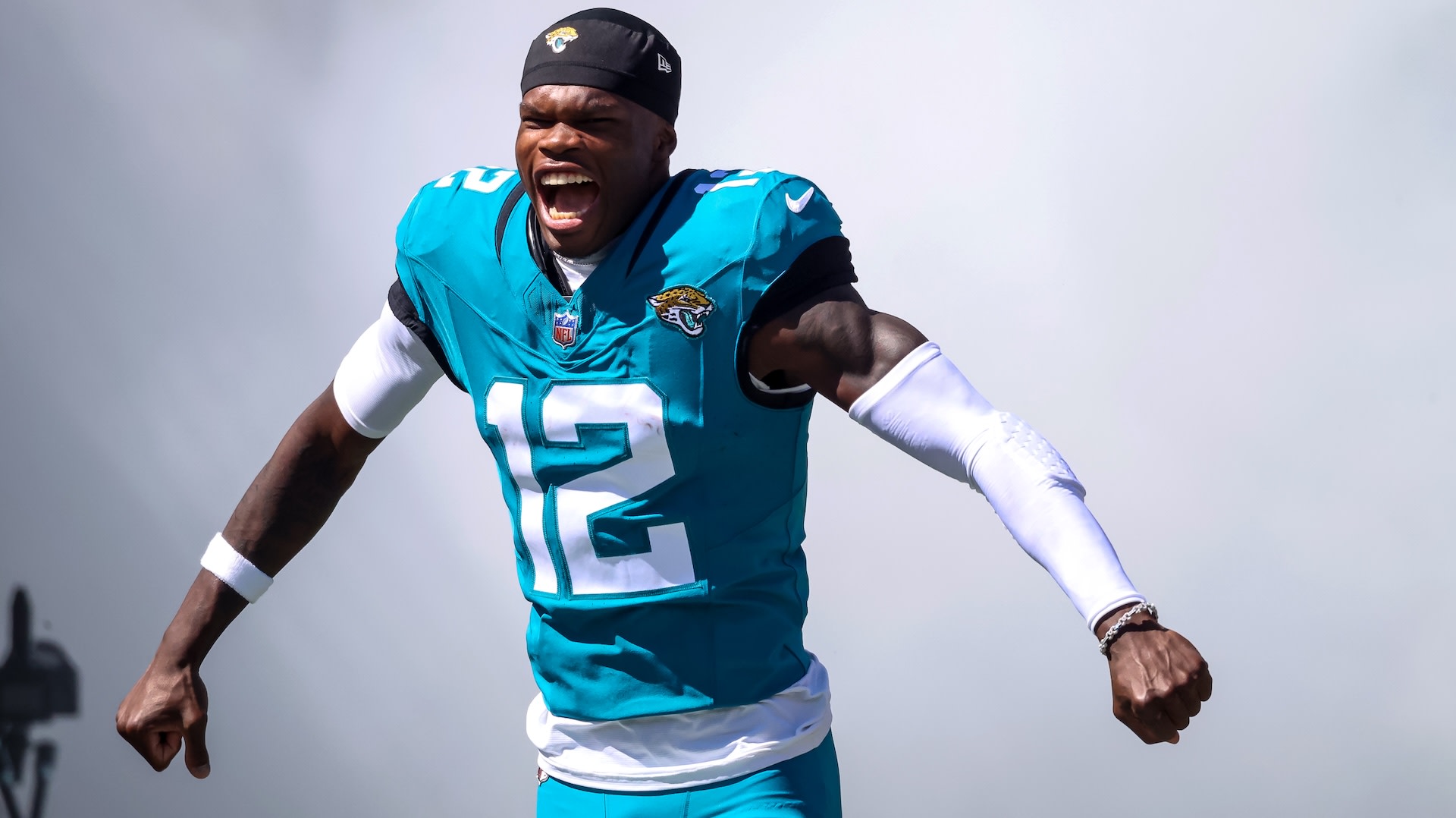 Jacksonville Jaguars’ Travis Hunter Out for Season After Knee Surgery