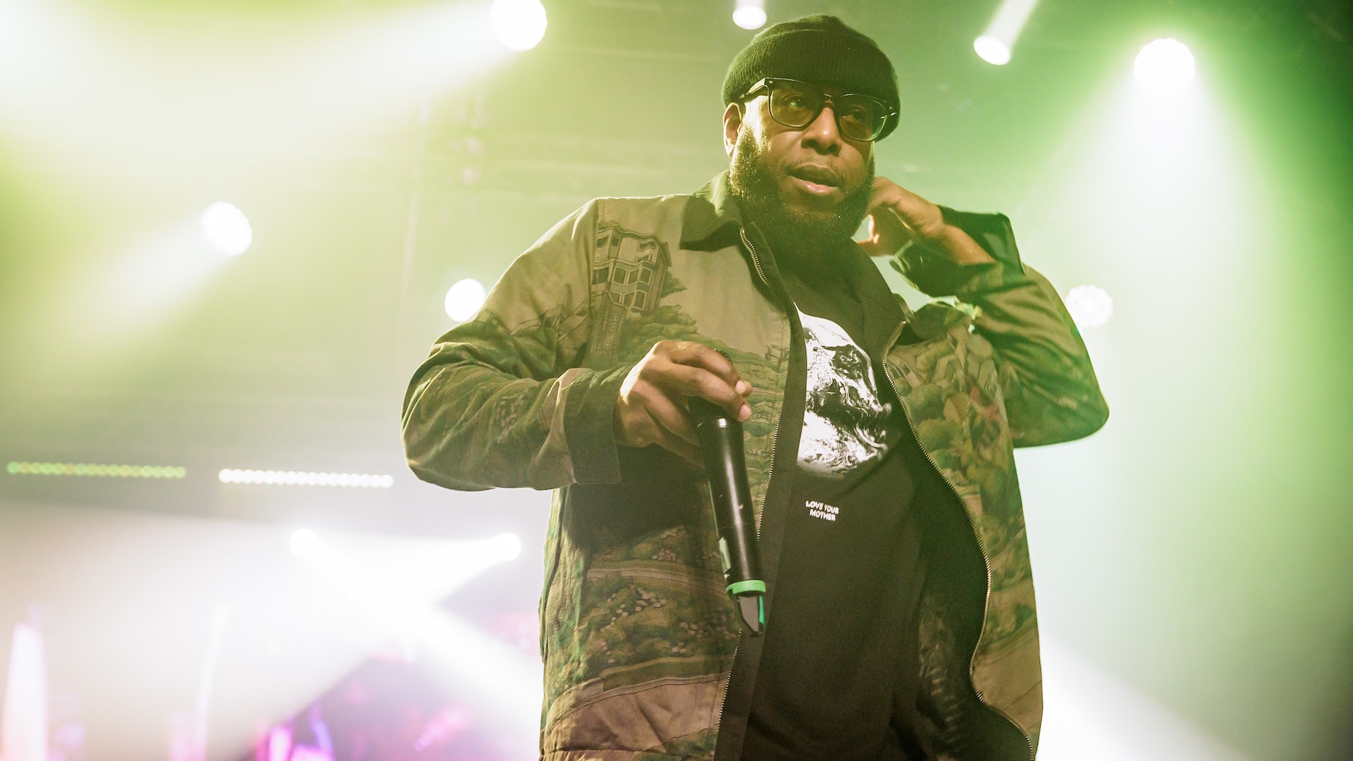 Talib Kweli Gets Into Heated Confrontation With Security Guards at UK Show