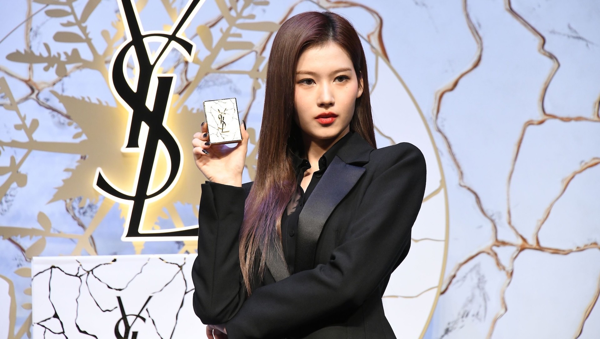 TWICE's Sana