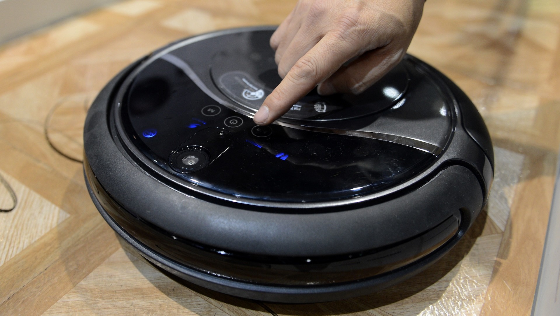 Robot vacuum.