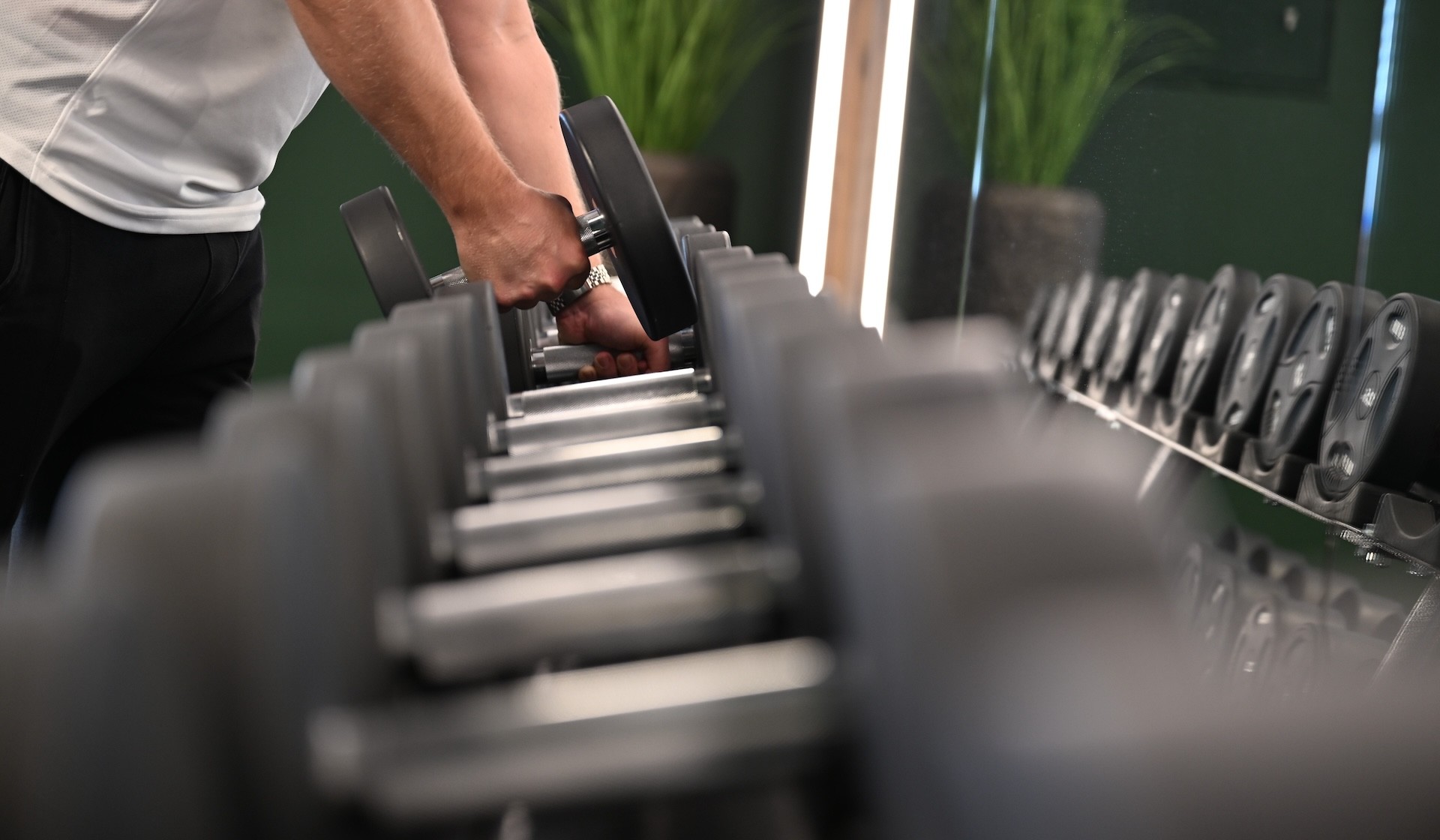 Gym Influencer Kali Muscle Hospitalized After Fainting Mid-Exercise, According to Ex-Wife