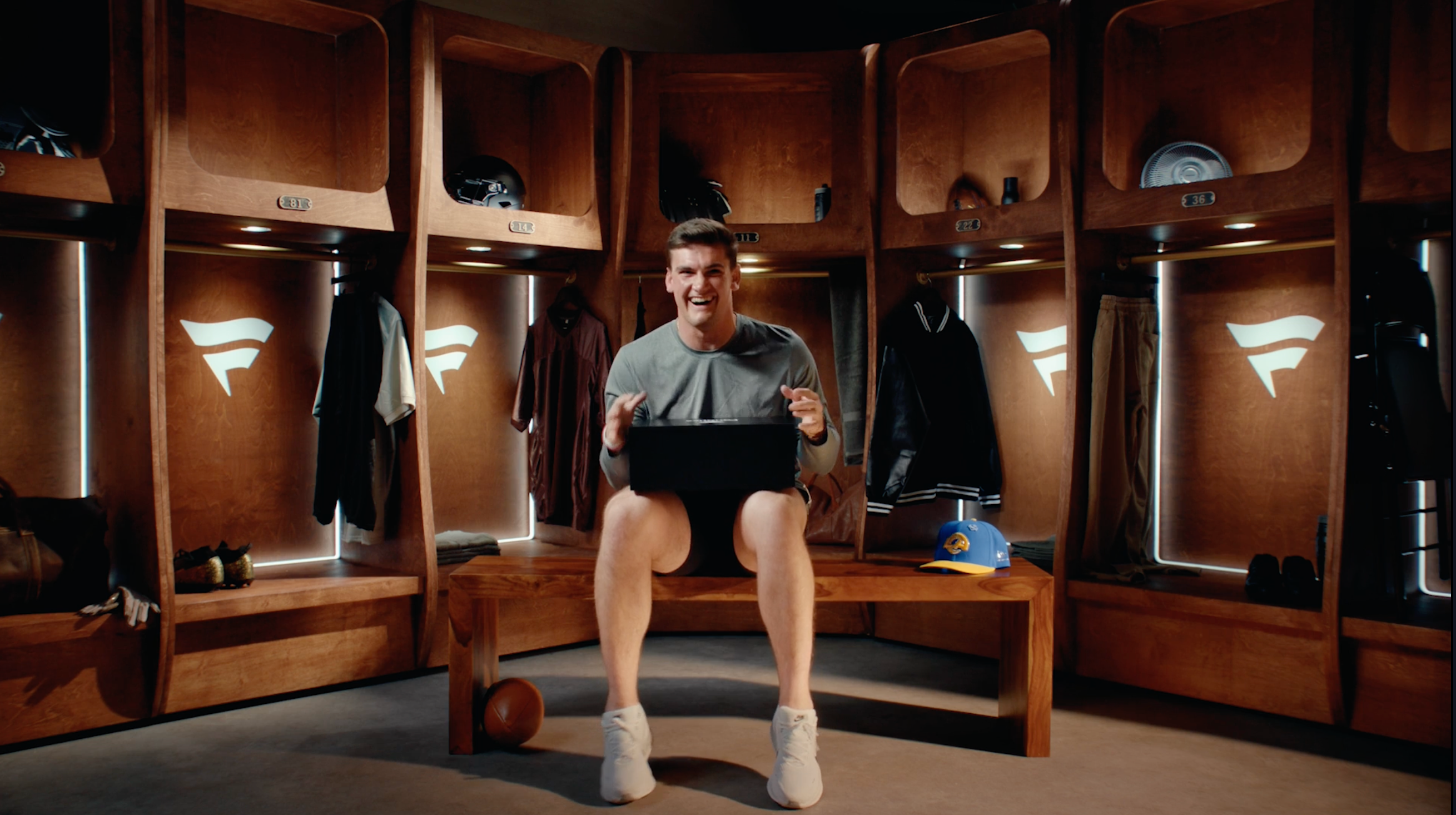 Fernando Mendoza receives a gift from Tom Brady. 