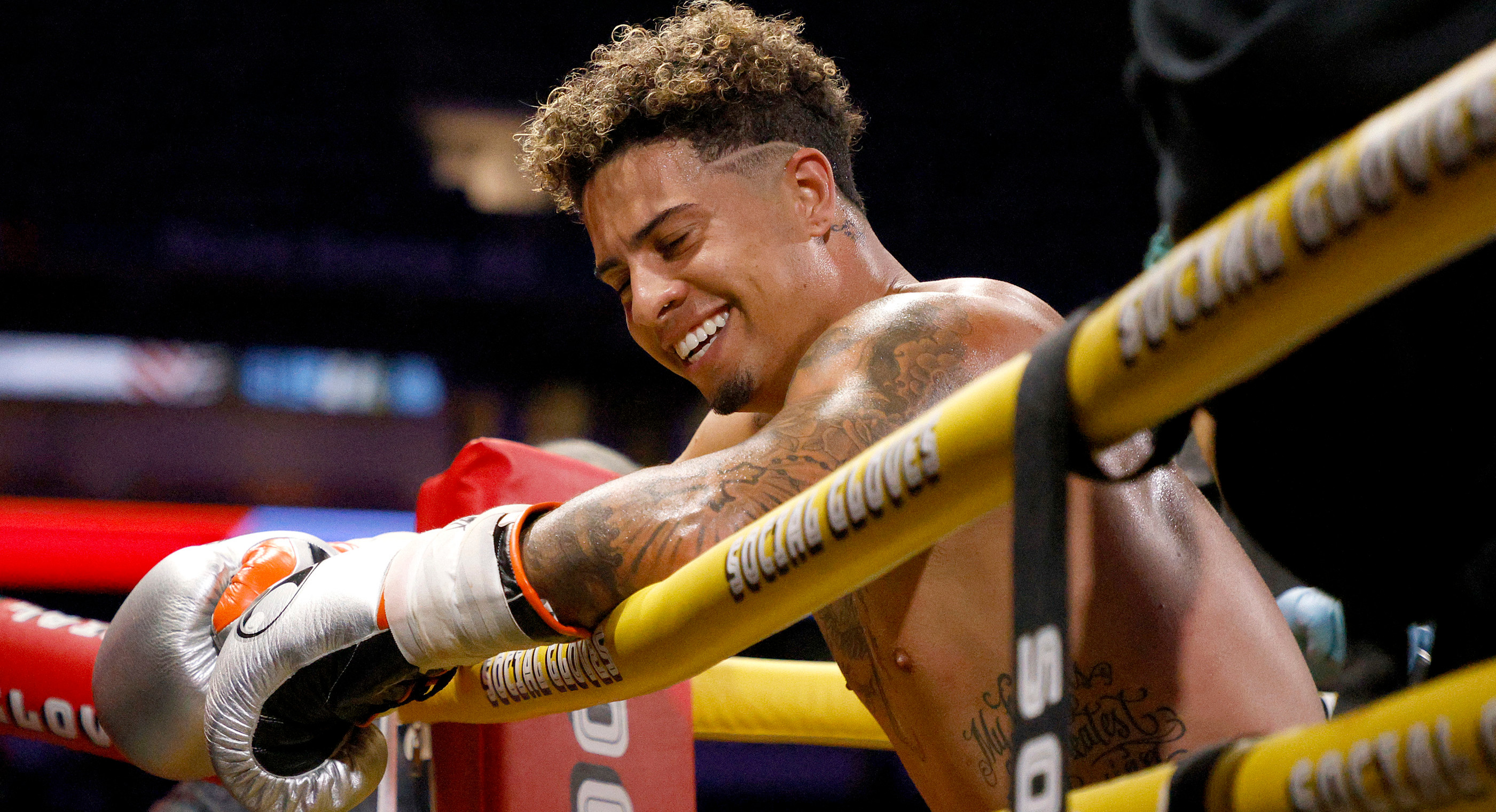 LivexLive's Social Gloves: Battle Of The Platforms PPV Livestream @ Hard Rock Stadium