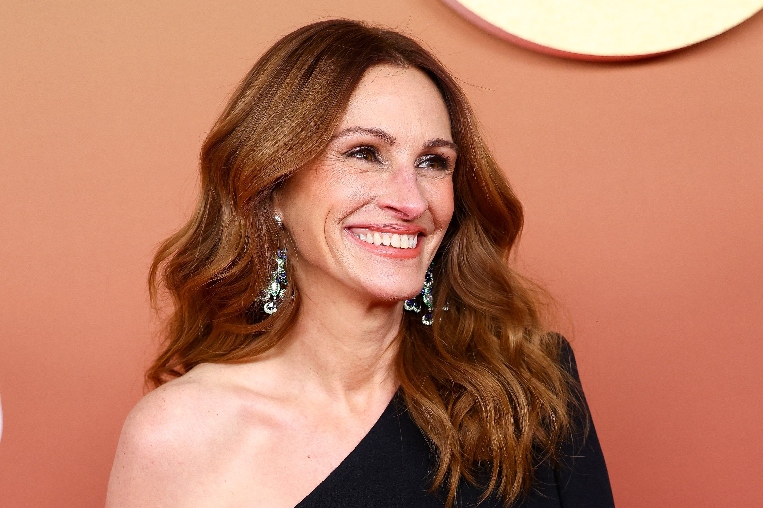 Julia Roberts arrives at the 50th Cesar Film Awards at L'Olympia on February 28, 2025 in Paris, France.