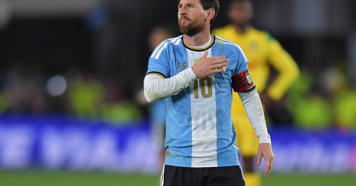 Top 10 Lionel Messi Goals for Argentina, Ranked